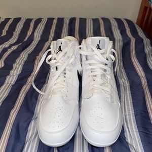 Jordan 1 white baseball cleats